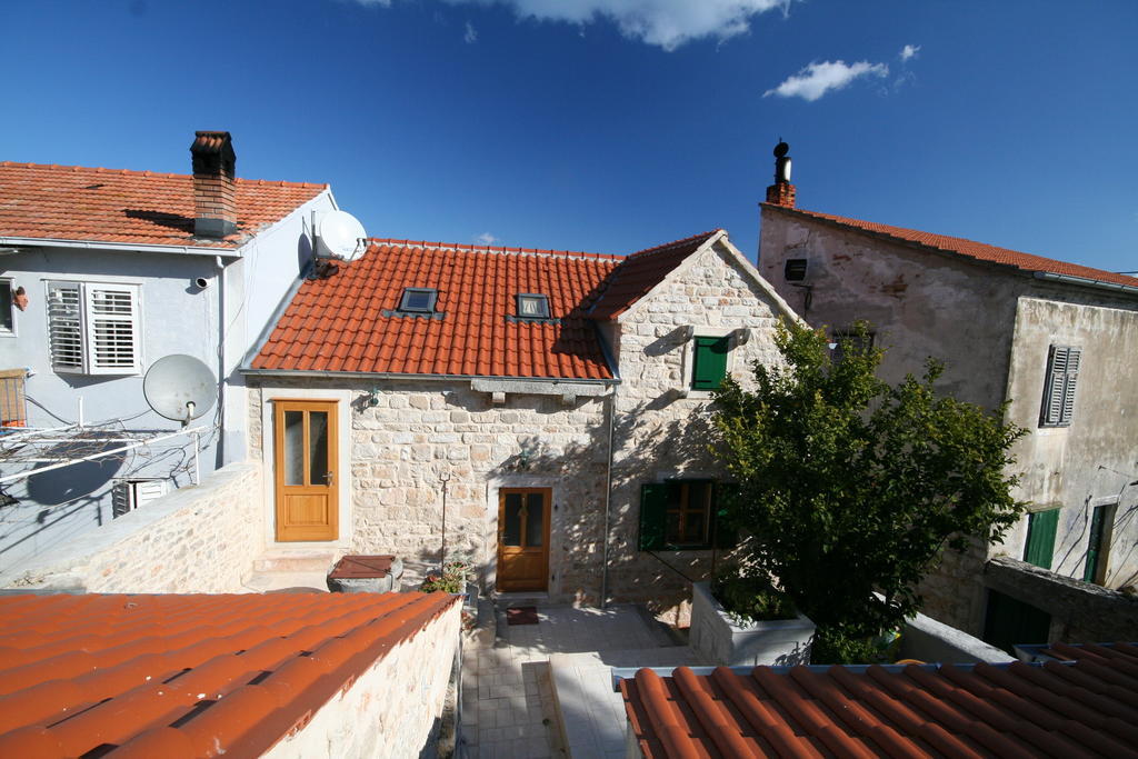 Casa de hóspedes Lucijo 3*